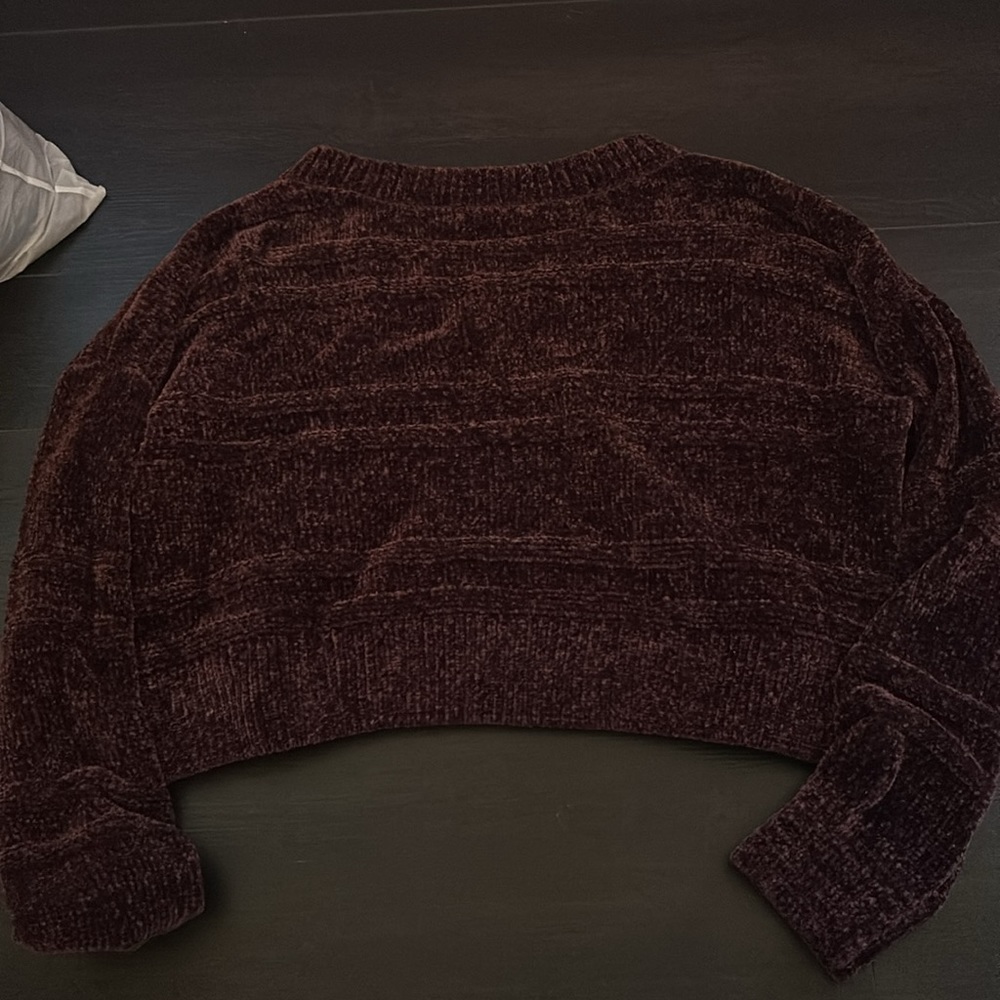 Fuzzy Cropped Sweater - Picture 2 of 2